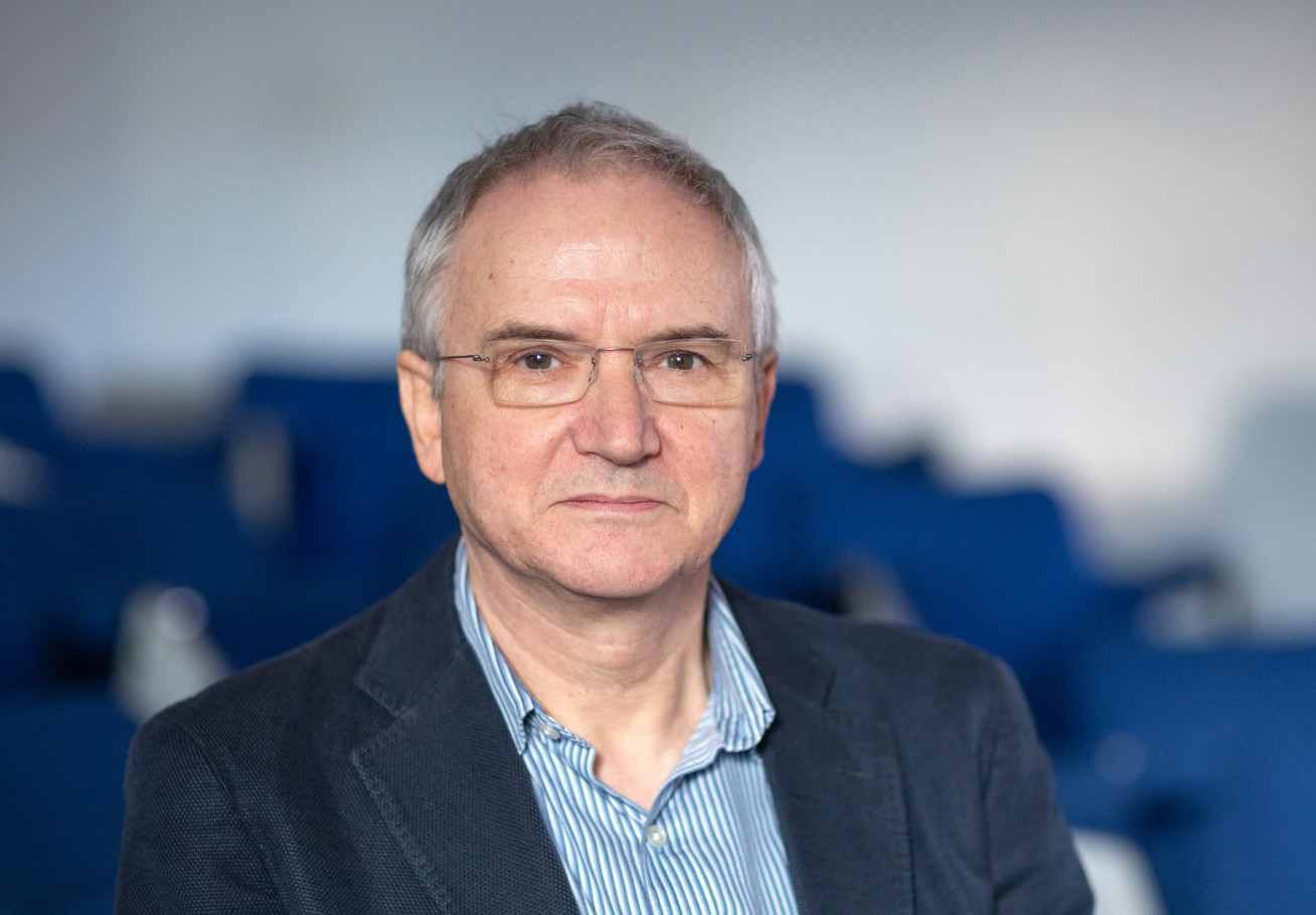 Professor Peter Openshaw